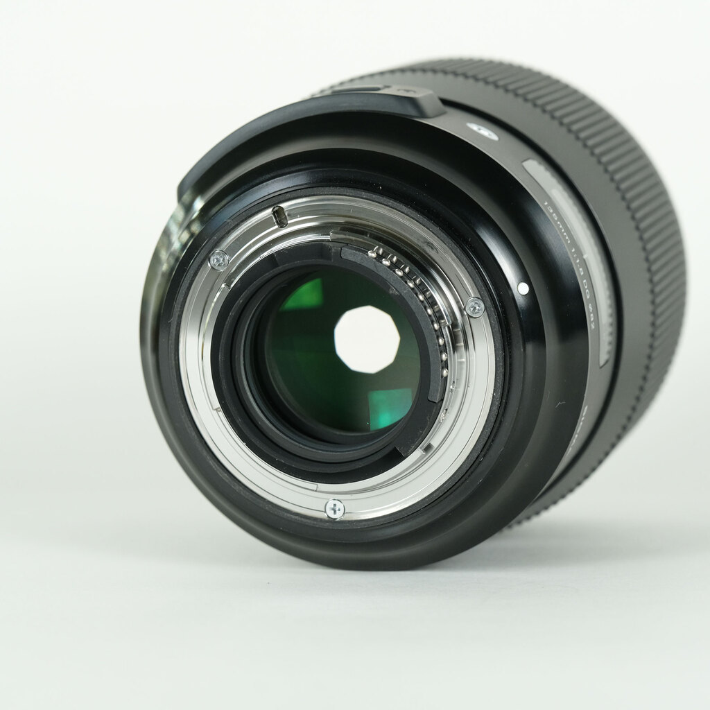 セール！SIGMA 135mm F1.8 DG HSM レンズ SIGMA 135mm F1.8 DG HSM｜Art [ニコンF用]の出品 | ONE SCENE（ワン