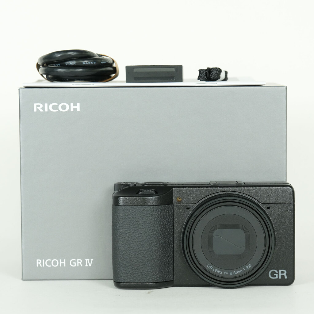 RICOH GR IVの出品 | ONE SCENE（ワンシーン）