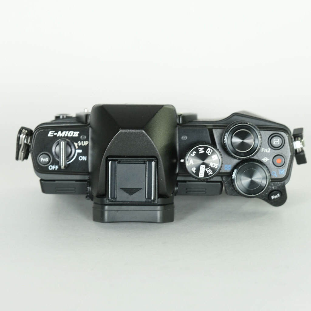 OLYMPUS OM-D E-M10 Mark II