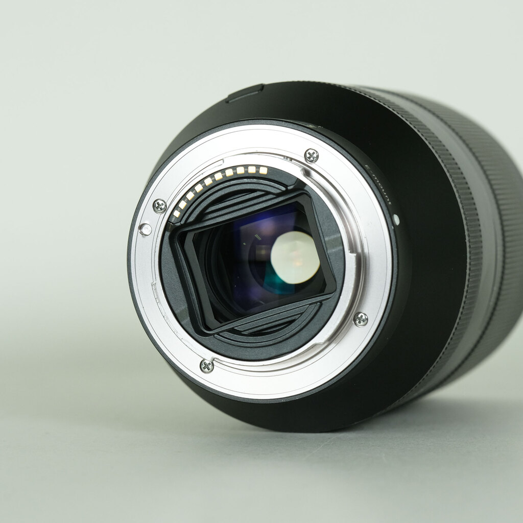 SONY FE 24-240mm F3.5-6.3 OSS SEL24240