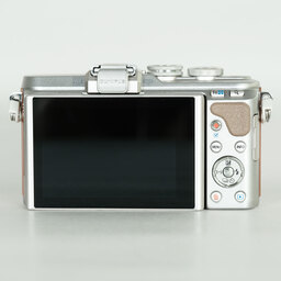 OLYMPUS PEN E-PL8 ボディ ブラウン