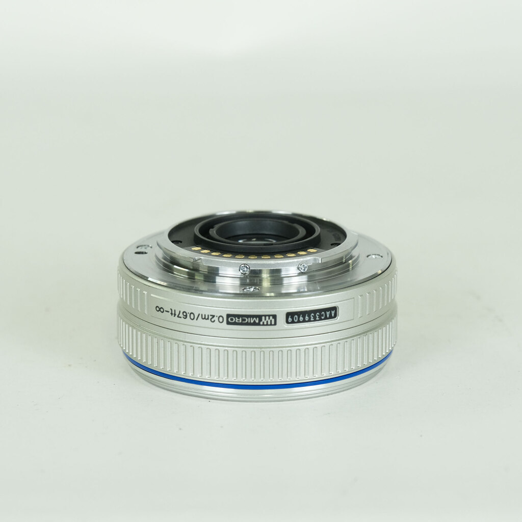 OLYMPUS M.ZUIKO DIGITAL 17mm F2.8 シルバー