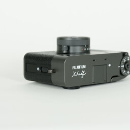 FUJIFILM X half X-HF1