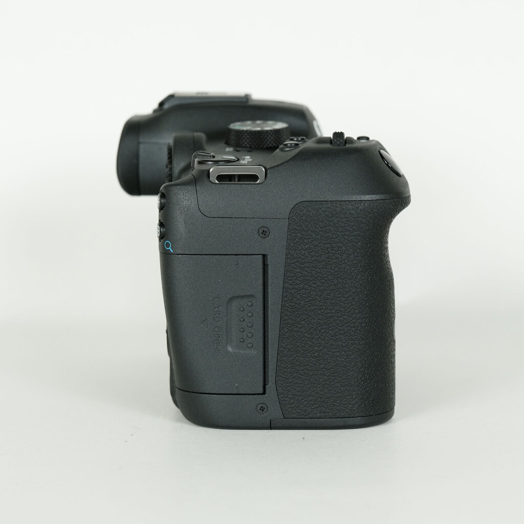 Canon EOS R7 Canon EOS R7