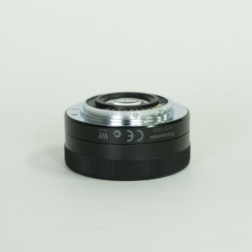 Panasonic LUMIX G VARIO 12-32mm / F3.5-5.6 ASPH. / MEGA O.I.S.