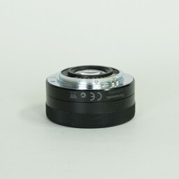 Panasonic LUMIX G VARIO 12-32mm / F3.5-5.6 ASPH. / MEGA O.I.S.