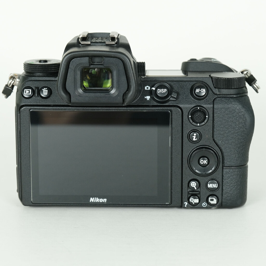 Nikon Z6 [�{�f�B]