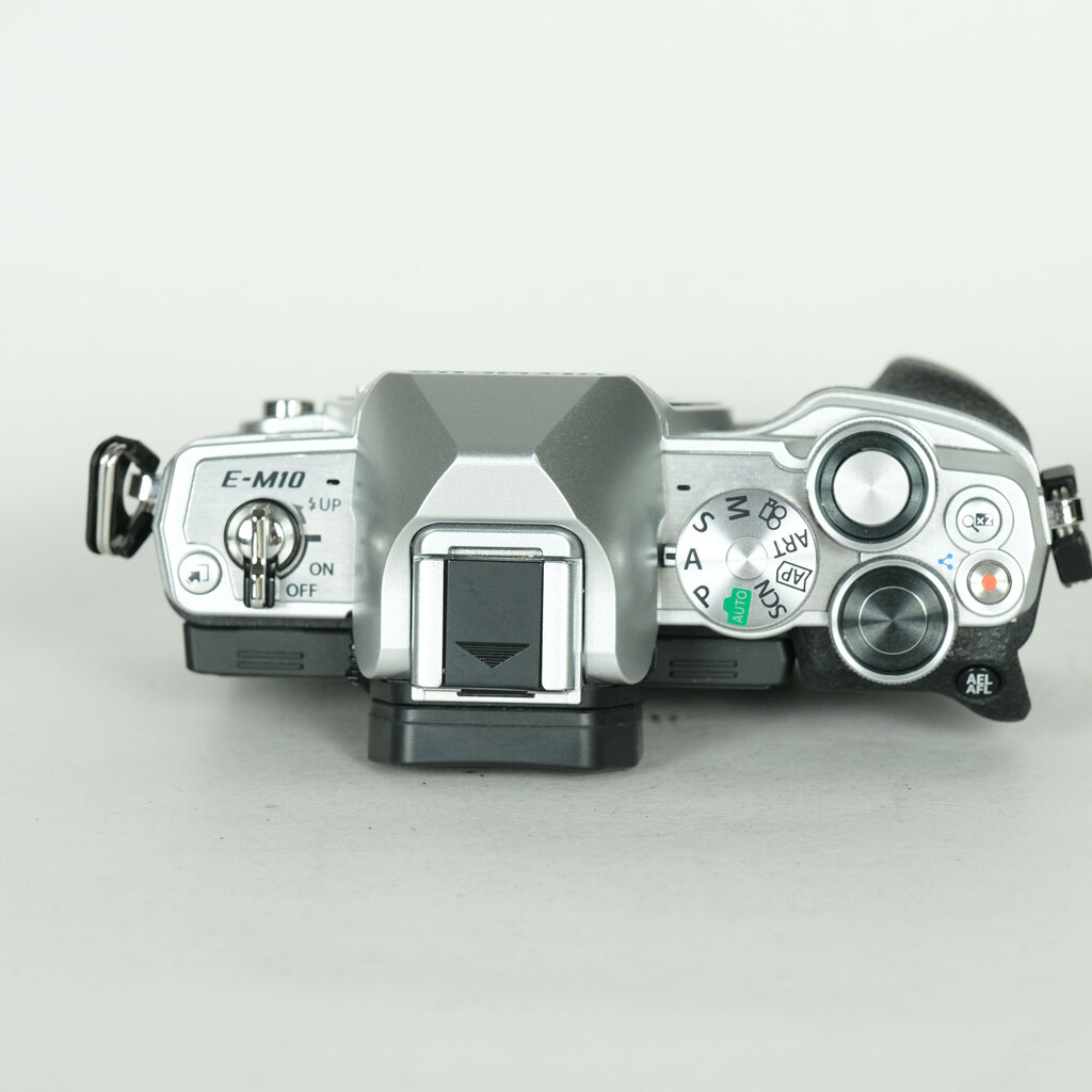 OLYMPUS OM-D E-M10 Mark IV OLYMPUS OM-D E-M10 Mark IV