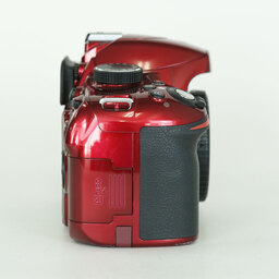 Nikon D3200ボディ レッド