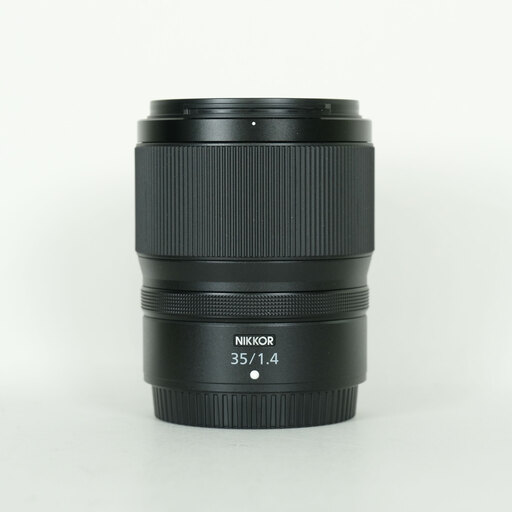 Nikon NIKKOR Z 35mm f/1.4を徹底解説。f1.4が映し出す世界を身近な