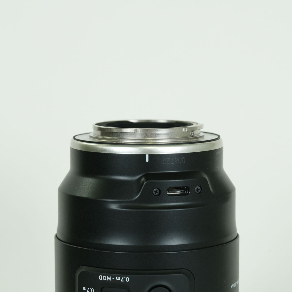 TAMRON 90mm F/2.8 Di III MACRO VXD [ソニーE用]