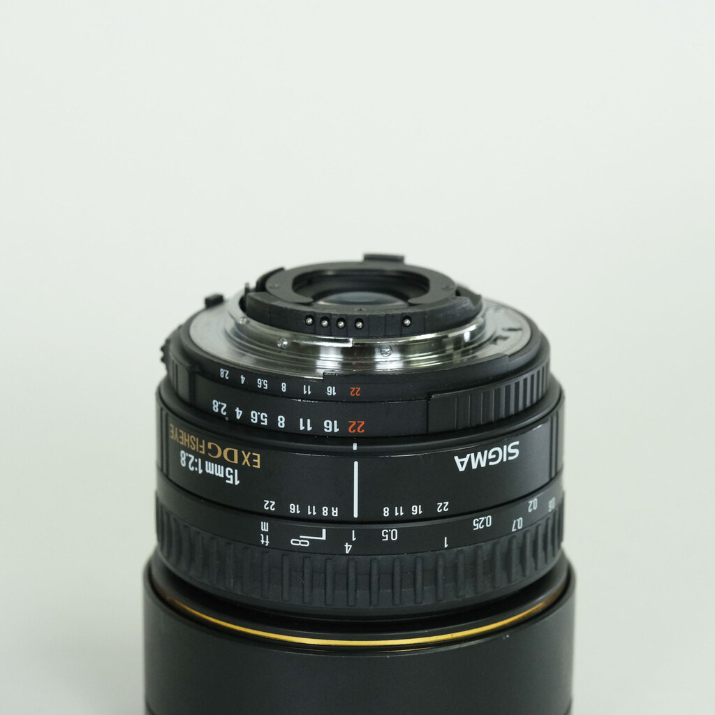 SIGMA 15mm F2.8EX DG DIAGONAL FISHEYE (ニコンF用) SIGMA 15mm F2.8EX DG DIAGONAL FISHEYE (ニコンF用)