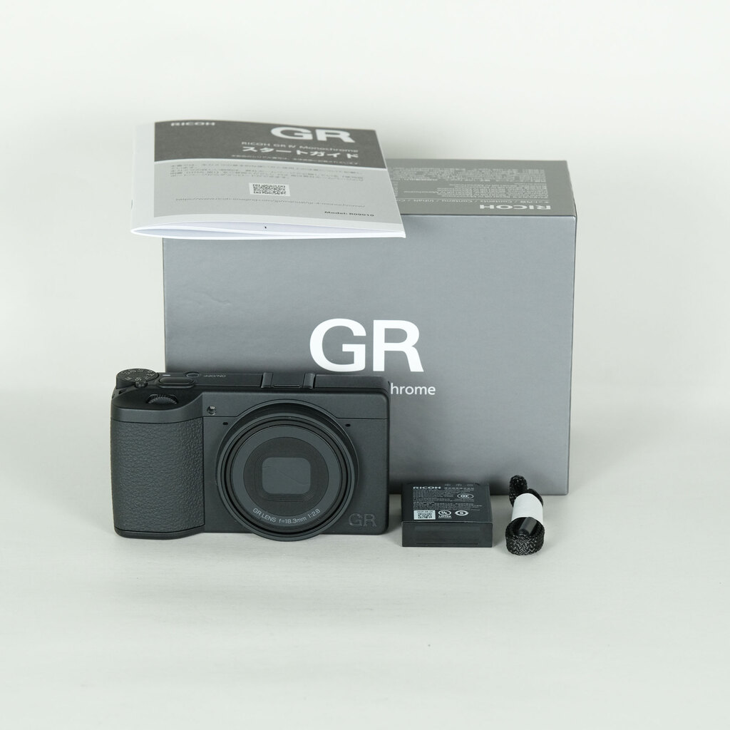 RICOH GR IV Monochromeの出品 | ONE SCENE（ワンシーン）