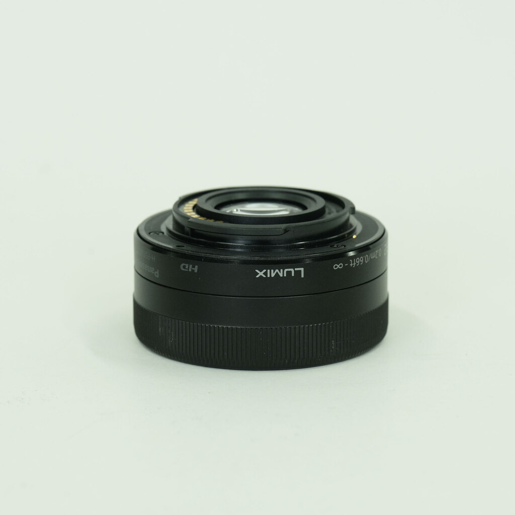 Panasonic LUMIX G VARIO 12-32mm / F3.5-5.6 ASPH. / MEGA O.I.S. Panasonic LUMIX G VARIO 12-32mm / F3.5-5.6 ASPH. / MEGA O.I.S.