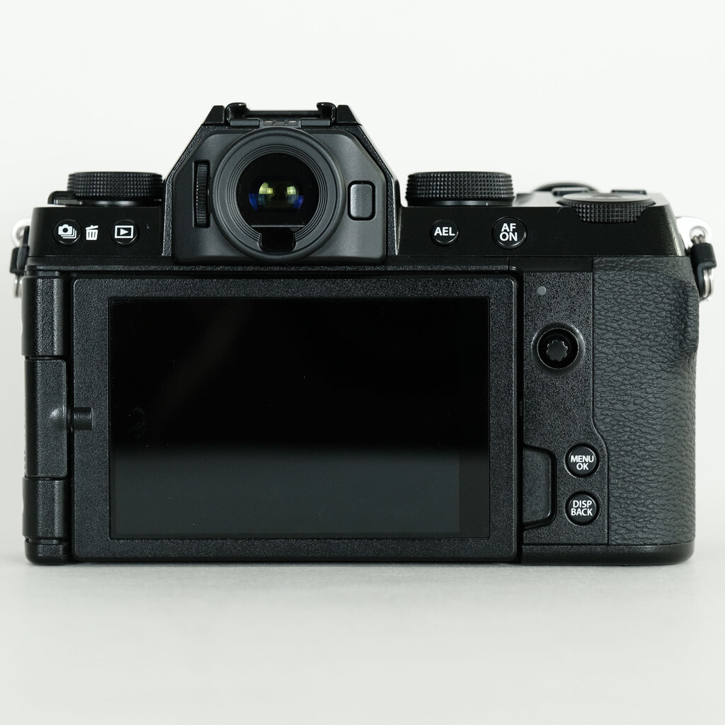 FUJIFILM X-S10