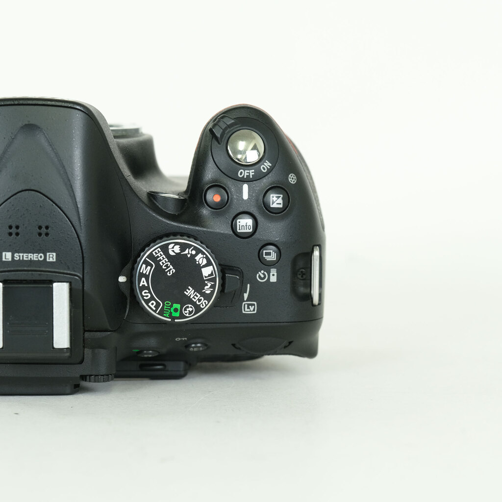 Nikon D5200 ボディ ブラック