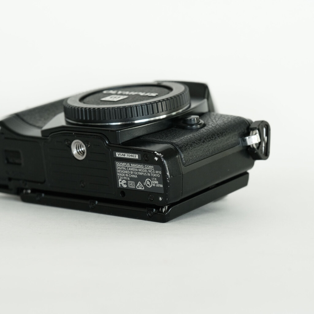 OLYMPUS OM-D E-M10 ボディ ブラックの出品 | ONE SCENE（ワンシーン）