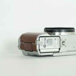 FUJIFILM X-A1 ボディ ブラウン