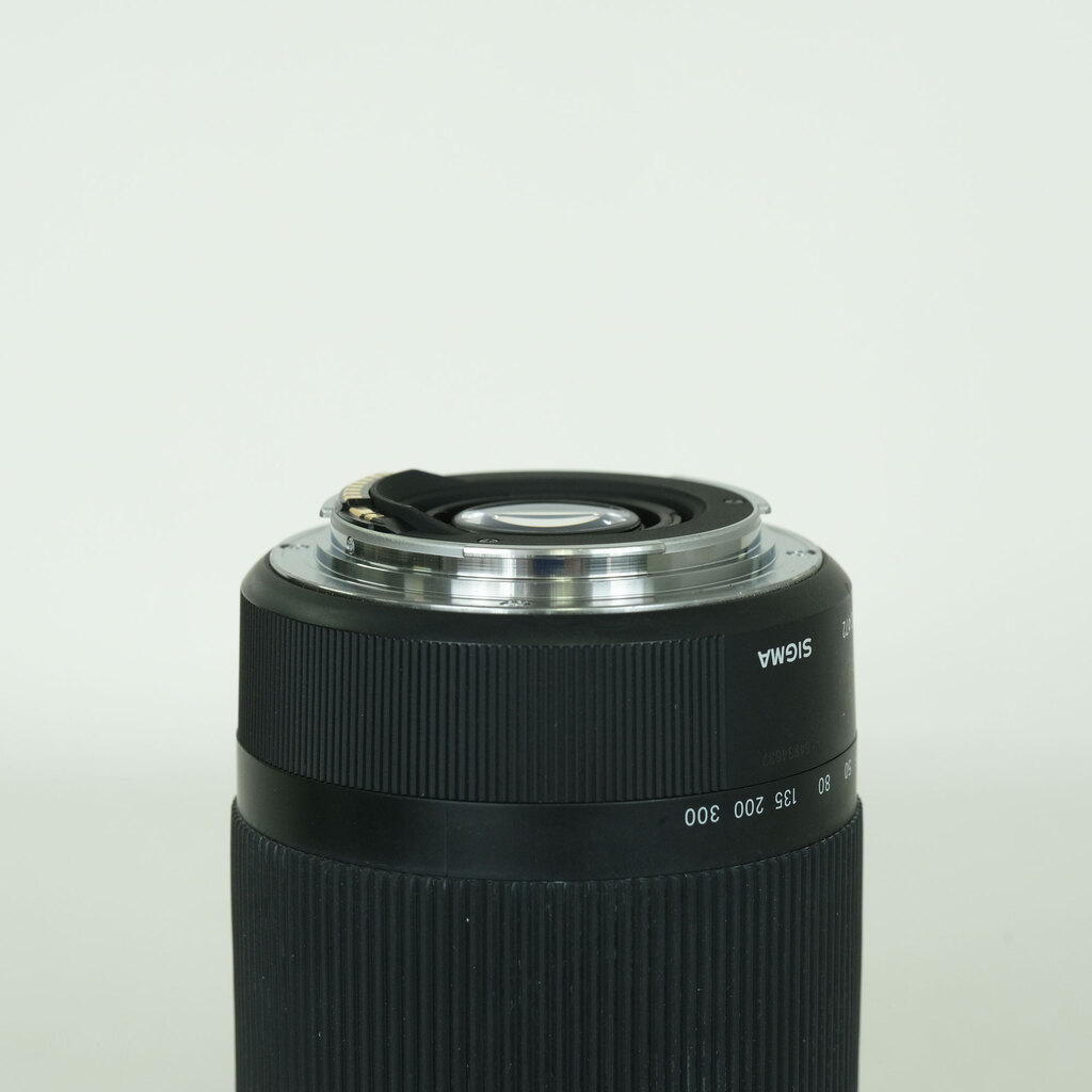 SIGMA 18-300mm F3.5-6.3 DC MACRO OS HSM｜Contemporary [キヤノンEF用]