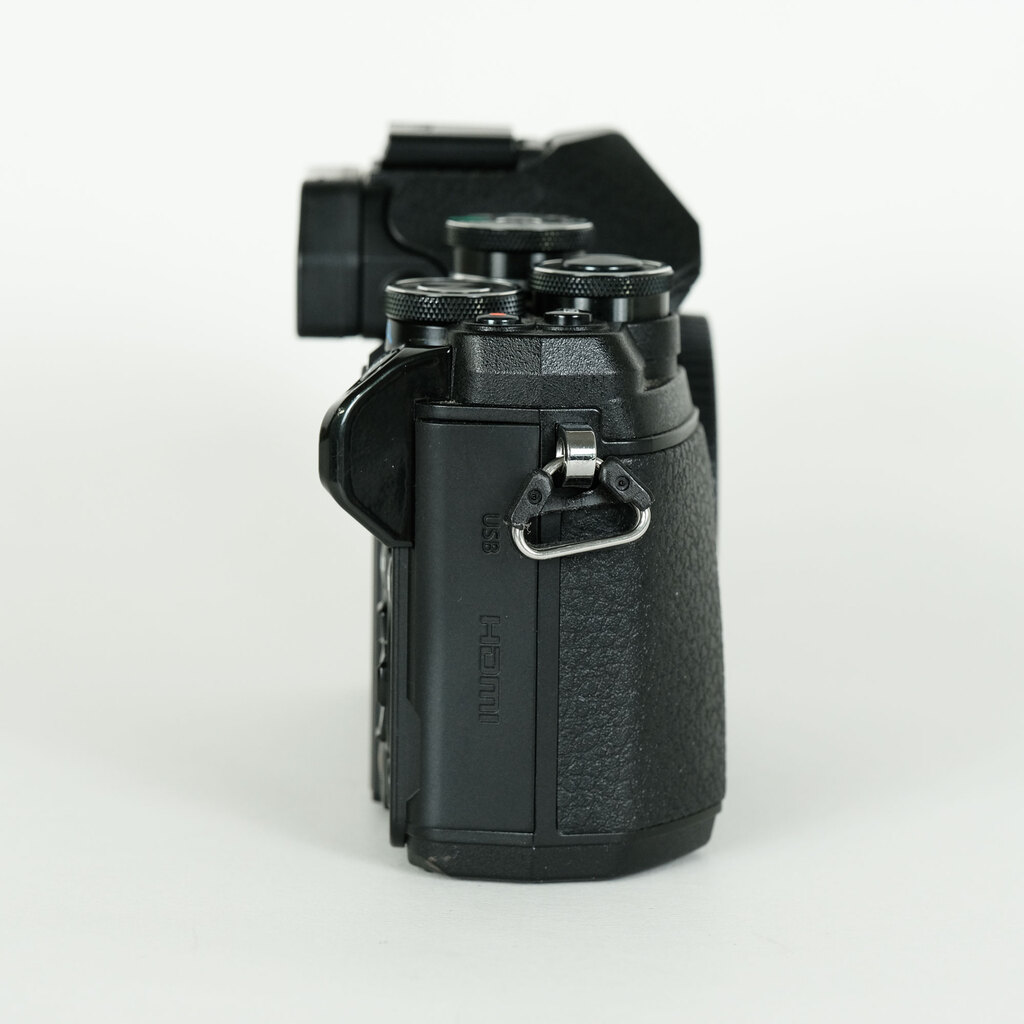 OLYMPUS OM-D E-M10 Mark III