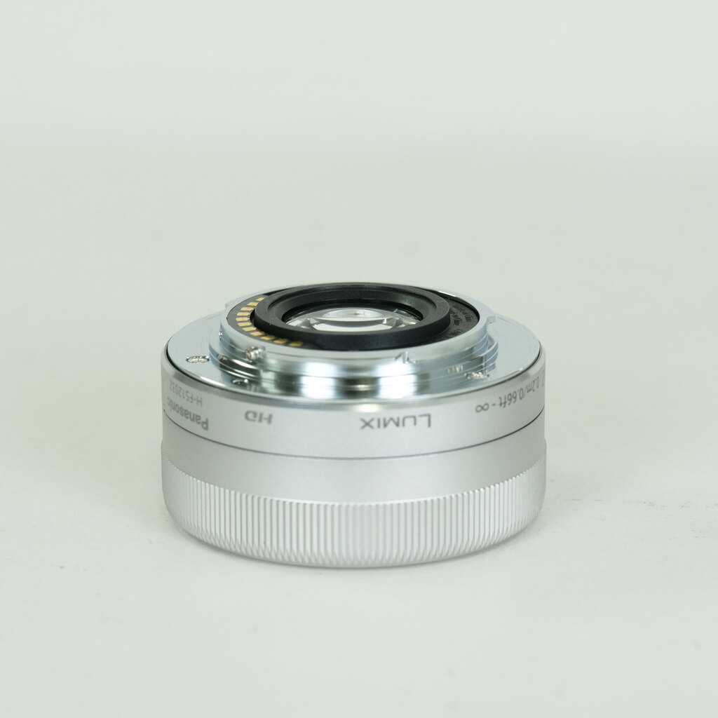 Panasonic LUMIX G VARIO 12-32mm / F3.5-5.6 ASPH. / MEGA O.I.S.
