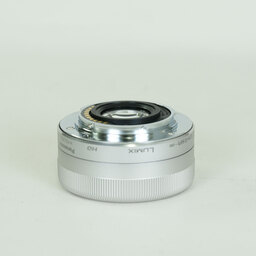Panasonic LUMIX G VARIO 12-32mm / F3.5-5.6 ASPH. / MEGA O.I.S.