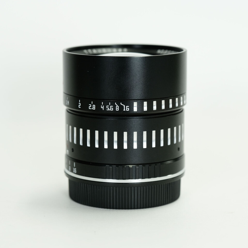 銘匠光学 TTArtisan 50mm F0.95 C (ライカSL/TL 用) ブラック×シルバー