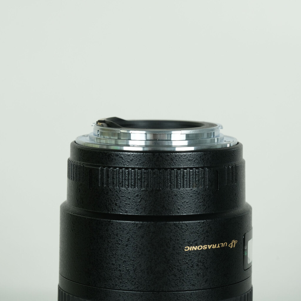 美品級 Canon EF 100mm F2.8 マクロ 専用ケース付 チリなし Canon EF100mm F2.8 マクロ USMの出品 | ONE SCENE（ワンシーン）