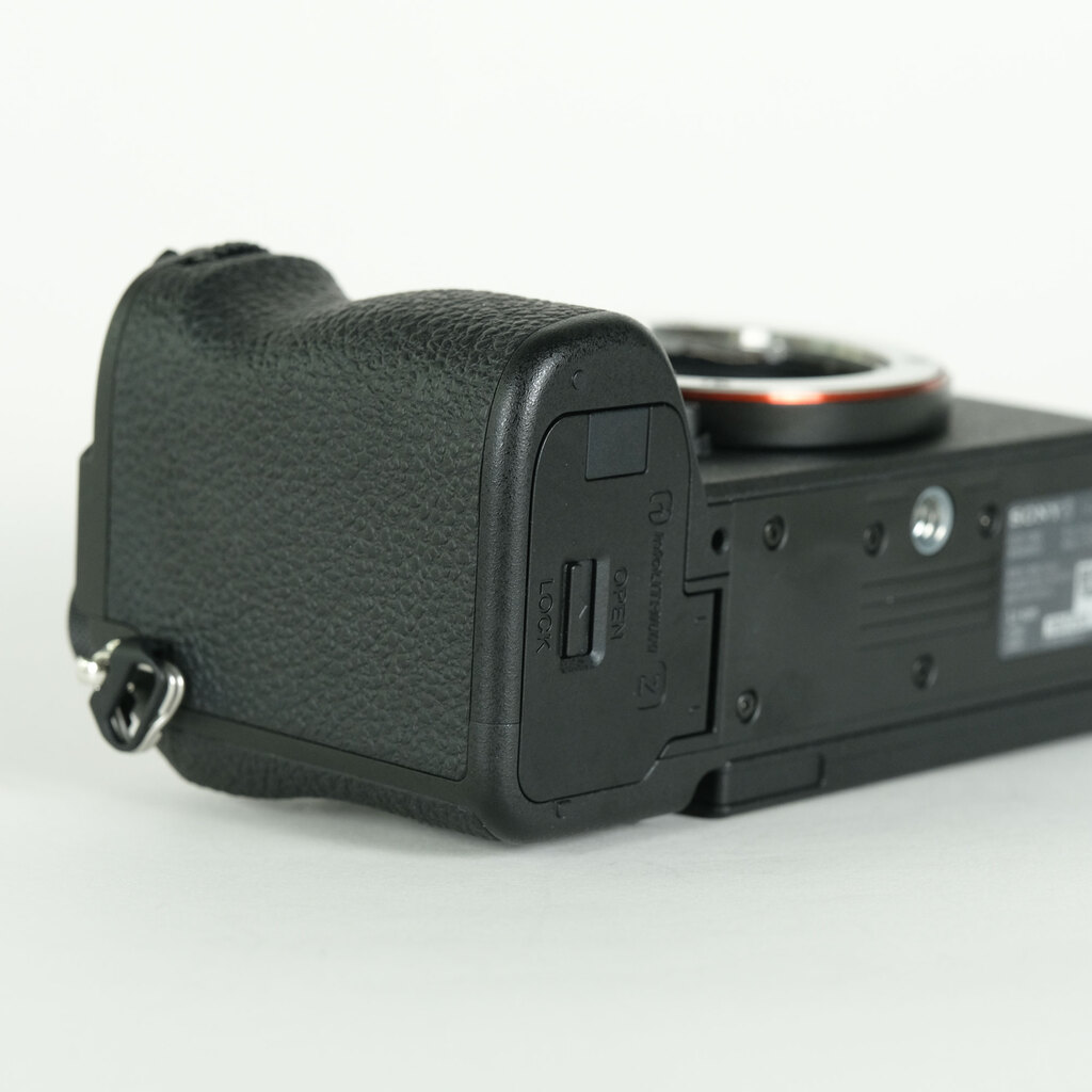SONY α7C II（ILCE-7CM2）の出品 | ONE SCENE（ワンシーン）