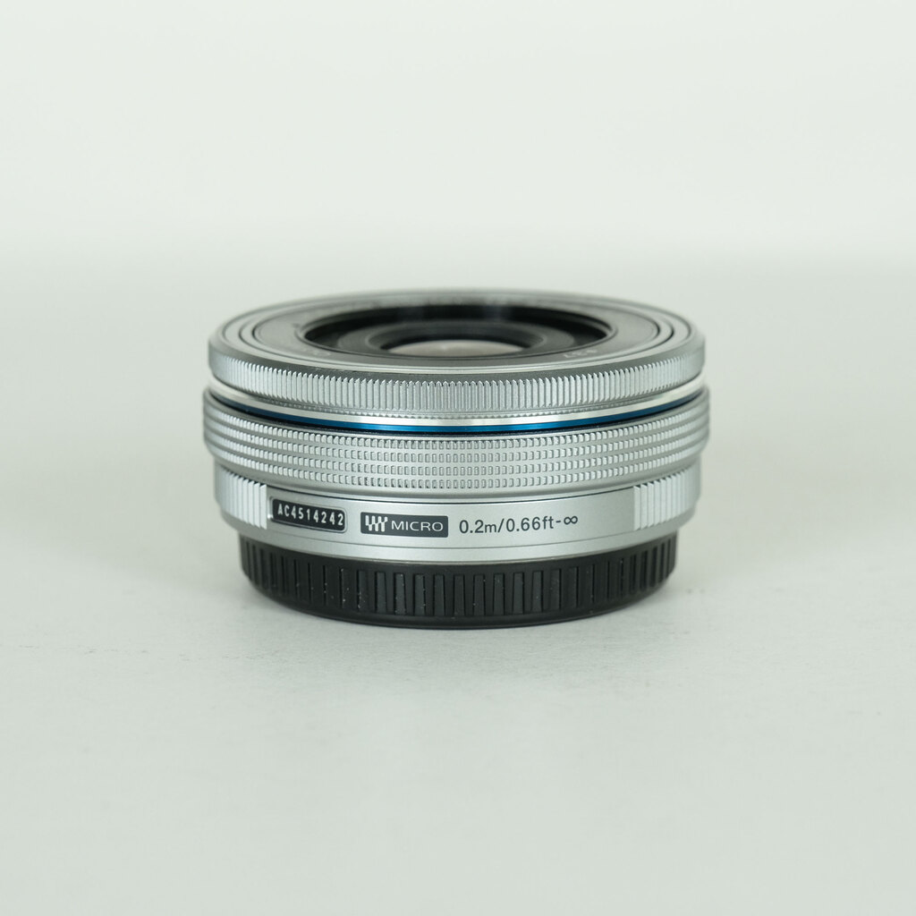 OLYMPUS M.ZUIKO DIGITAL ED 14-42mm F3.5-5.6 EZ シルバーの出品