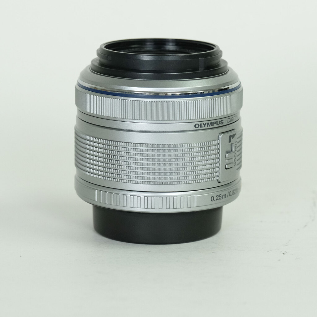 OLYMPUS M.ZUIKO DIGITAL 14-42mm F3.5-5.6IIR シルバー