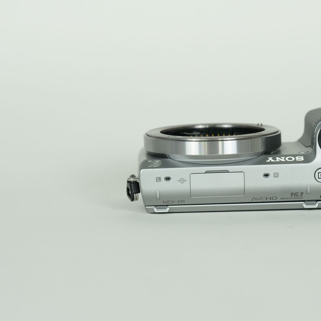 SONY α NEX-5R ボディ シルバーの出品 | ONE SCENE（ワンシーン）