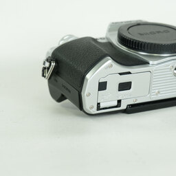 OLYMPUS OM-D E-M10 Mark III