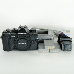 OLYMPUS OM-D E-M5 Mark III