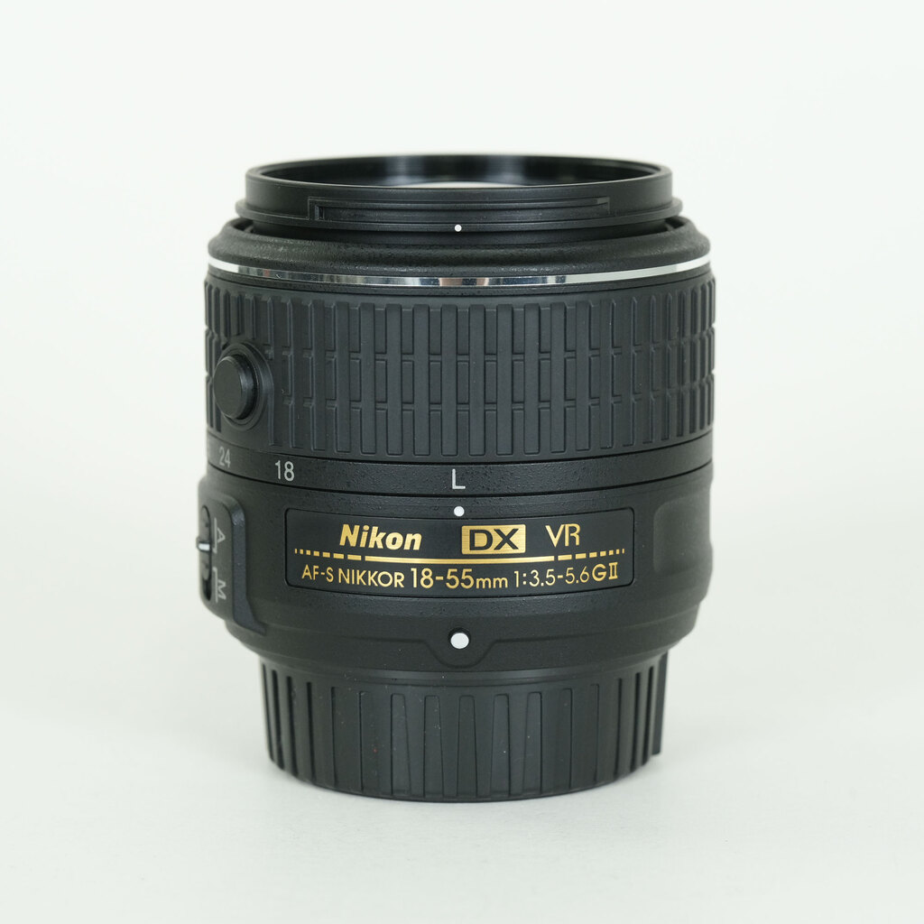 Nikon AF-S DX NIKKOR 18-55mm f3.5-5.6G VR II Nikon AF-S DX NIKKOR 18-55mm f3.5-5.6G VR II