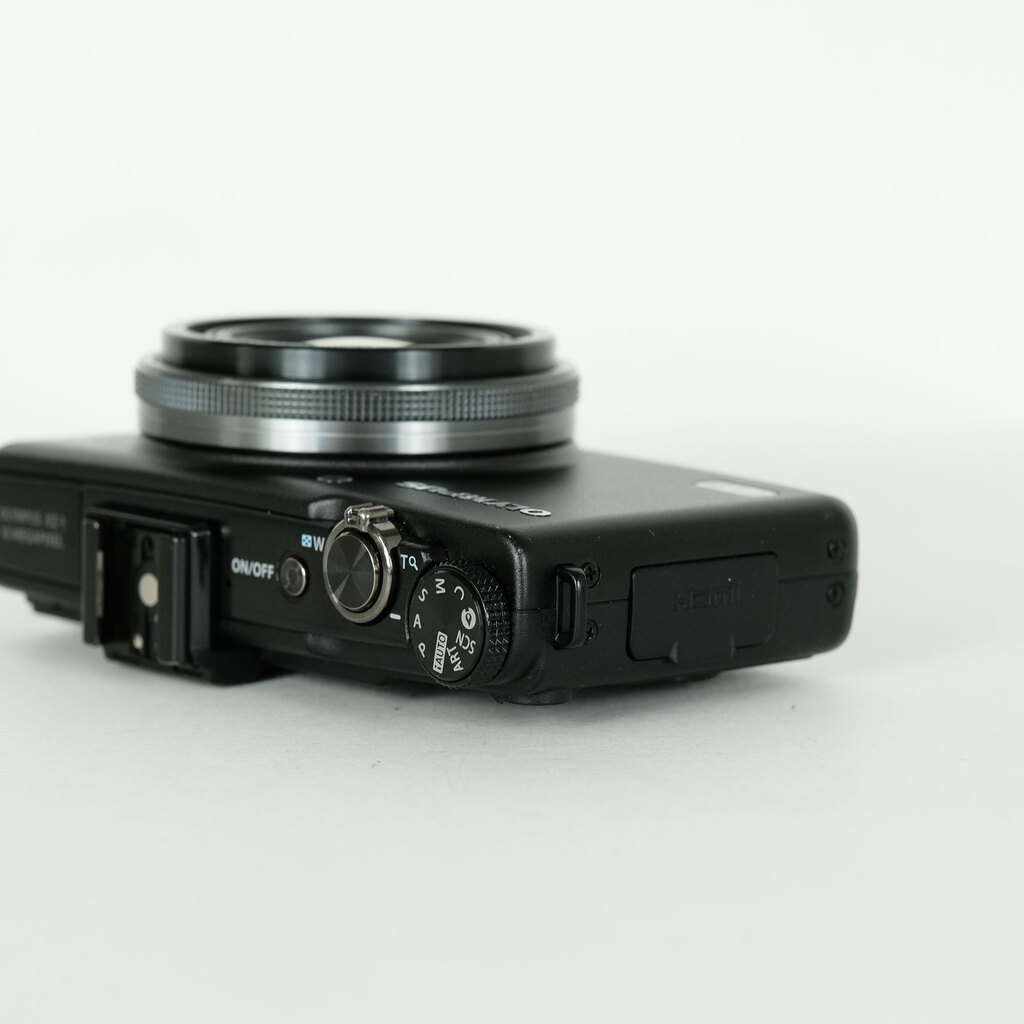 OLYMPUS XZ-1 ブラック