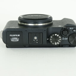 FUJIFILM X-M1 ボディ ブラック FUJIFILM X-M1 ボディ ブラック