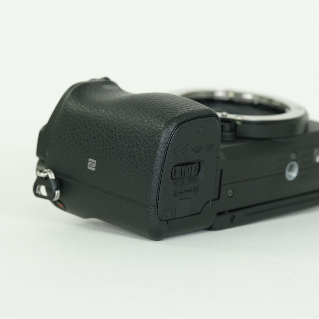 SONY α6400(ILCE-6400) SONY α6400(ILCE-6400)