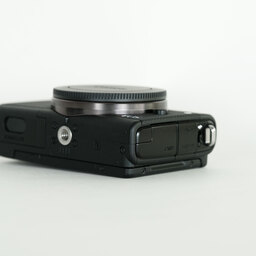 Canon EOS M100 Canon EOS M100