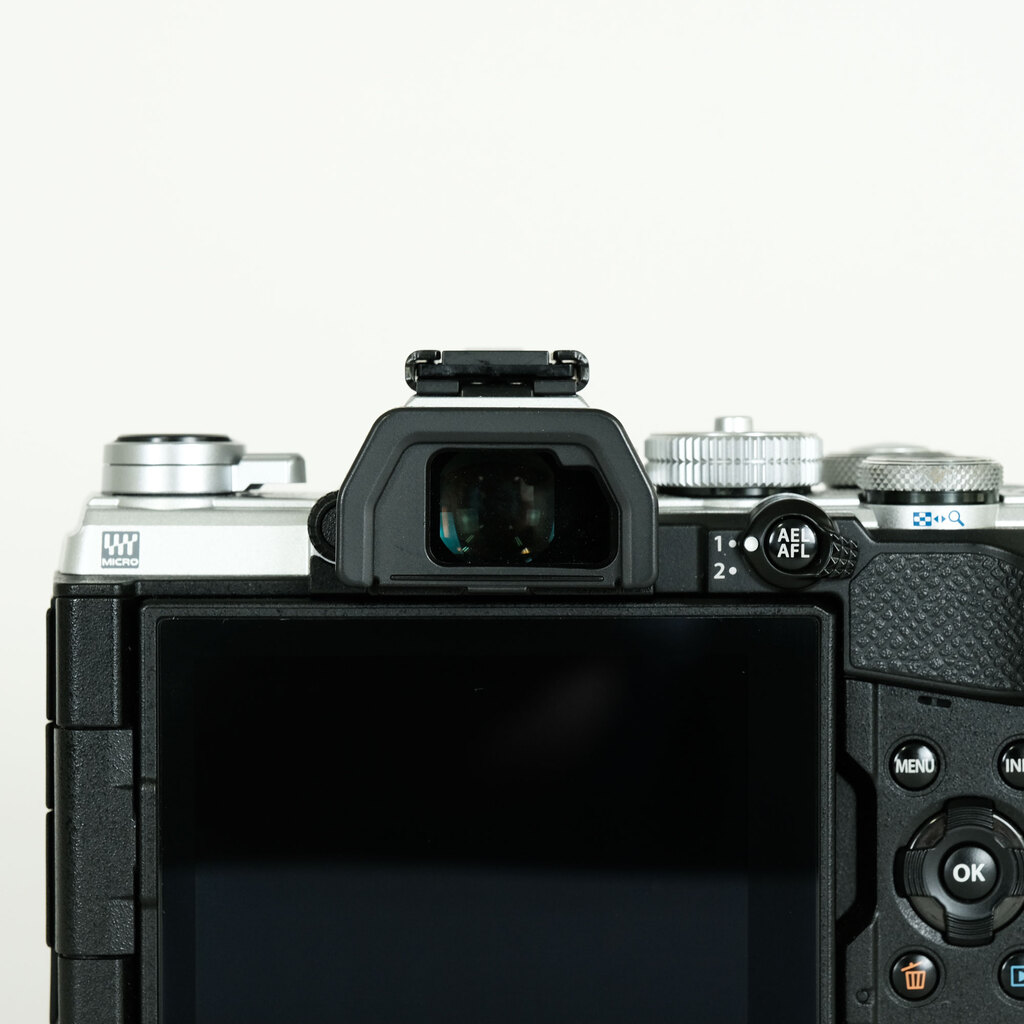 OLYMPUS OM-D E-M5 Mark III