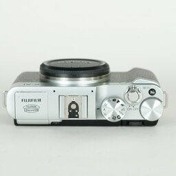 FUJIFILM X-A1 ボディ シルバー