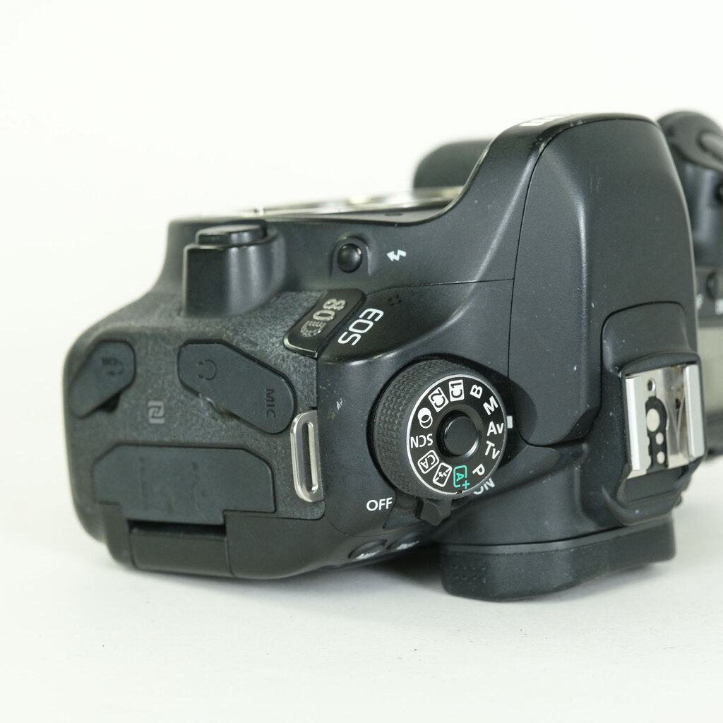 Canon EOS 80D Canon EOS 80D