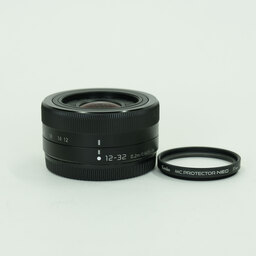 Panasonic LUMIX G VARIO 12-32mm / F3.5-5.6 ASPH. / MEGA O.I.S. Panasonic LUMIX G VARIO 12-32mm / F3.5-5.6 ASPH. / MEGA O.I.S.