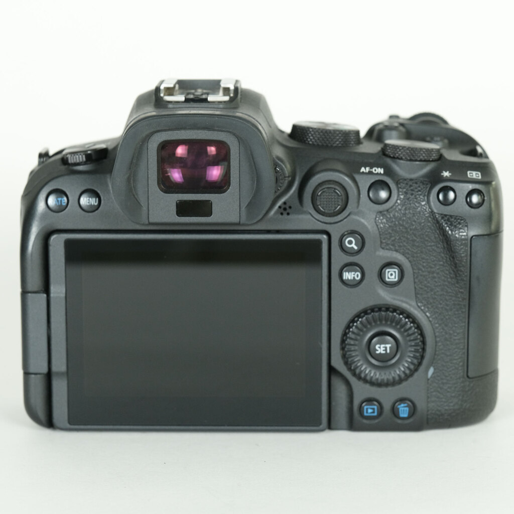 Canon EOS R6 Canon EOS R6