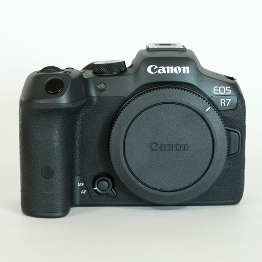 Canon EOS R7