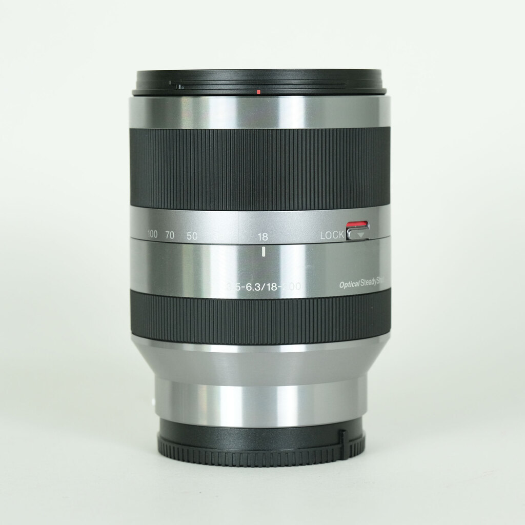 SONY E18-200mm F3.5-6.3 OSS SEL18200