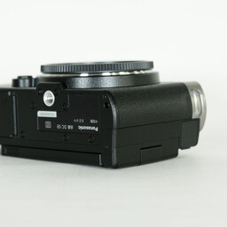 Panasonic LUMIX DC-S9