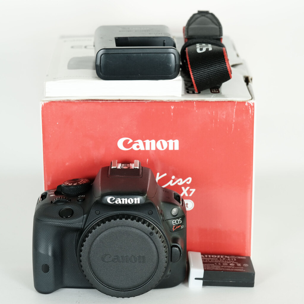 値下げしました！☆Canon Kiss X7 ☆バッテリー2個・SDカード付き！ Amazon | Li-ion Celeb Canon対応 LP-E12 EOS Kiss X7 M M2 M10 M100