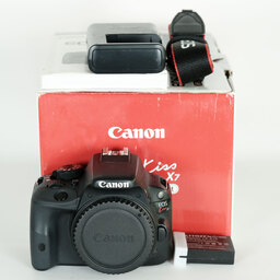 Canon EOS Kiss X7