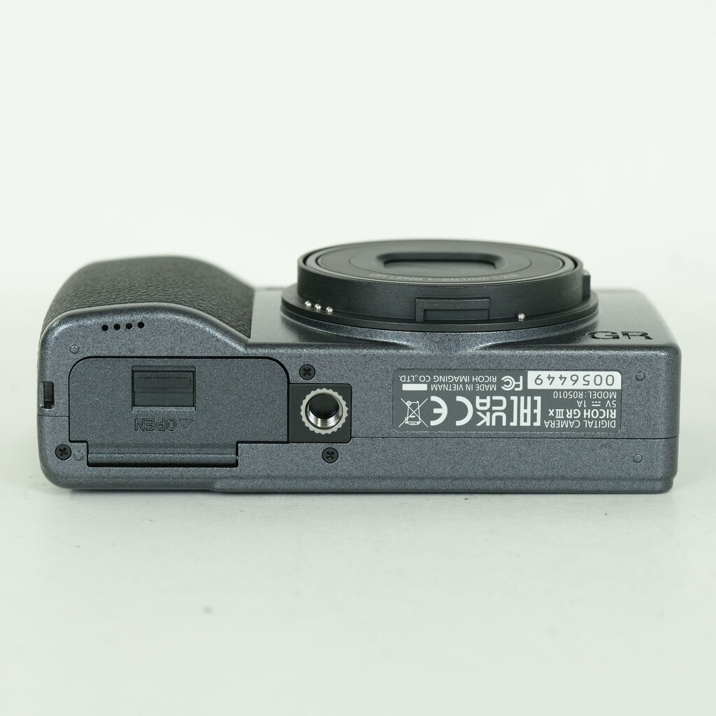 RICOH GR IIIx Urban Edition